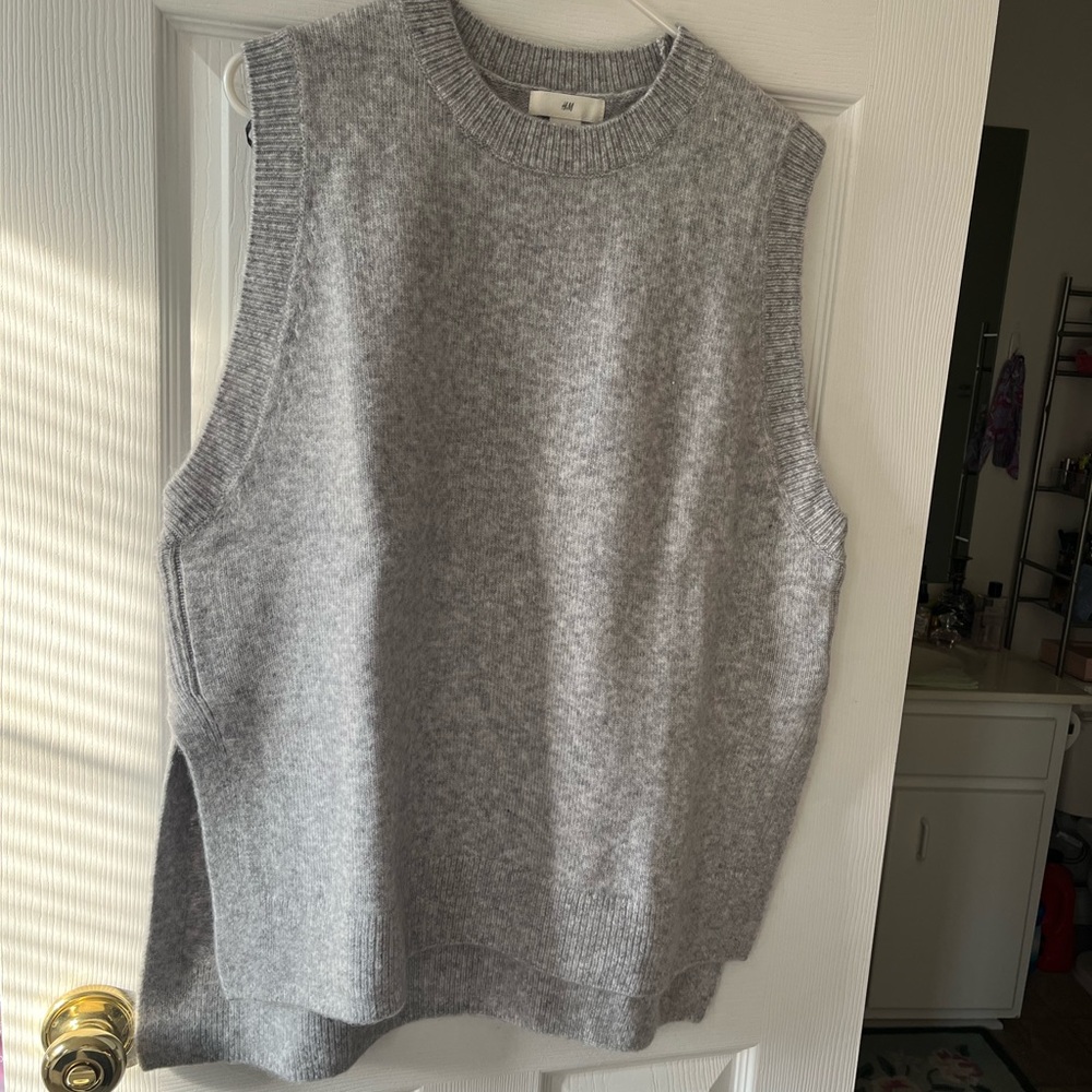 H&M sweater vest